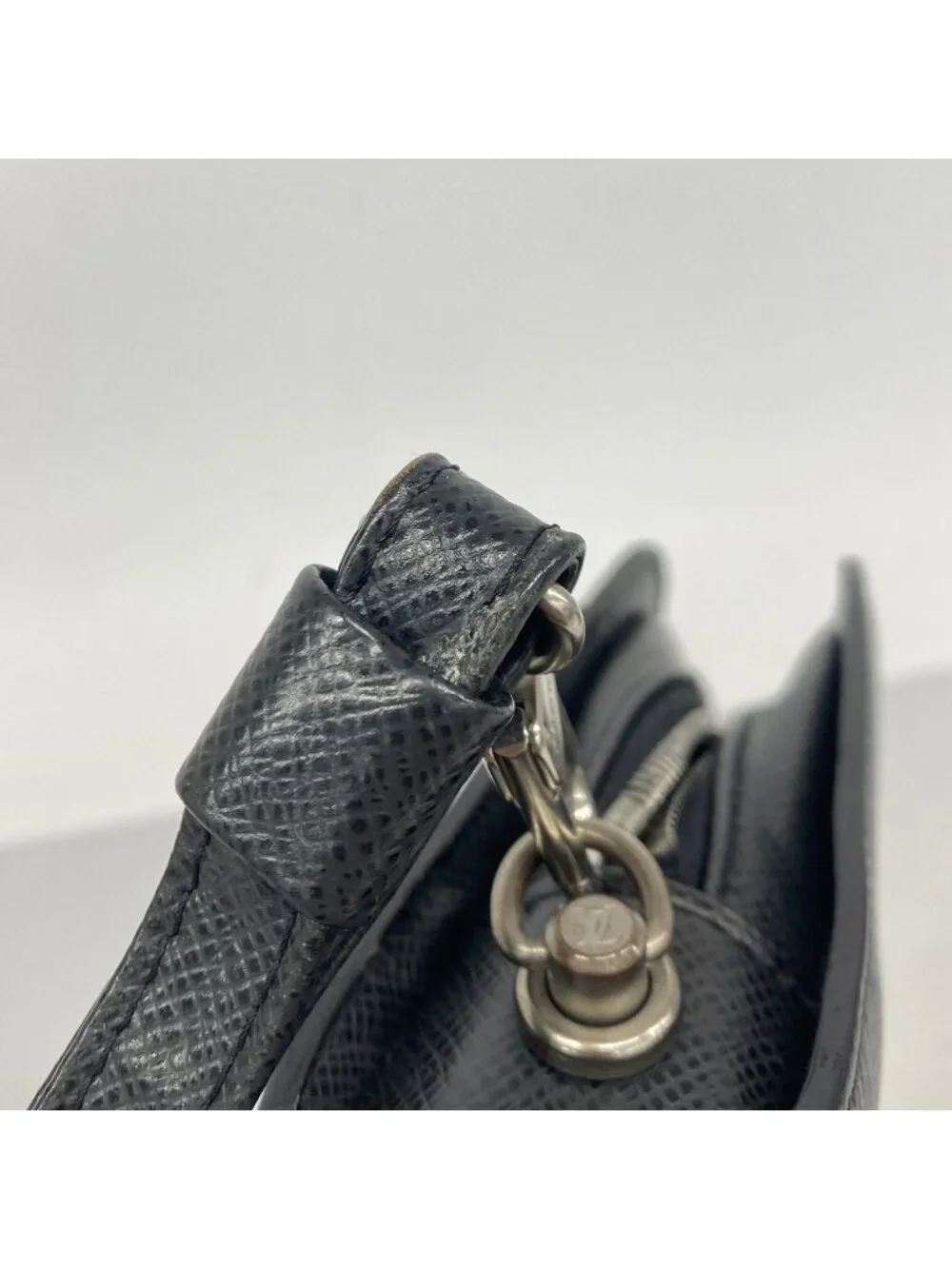Louis Vuitton Clutch Taiga Baikal Ardoise